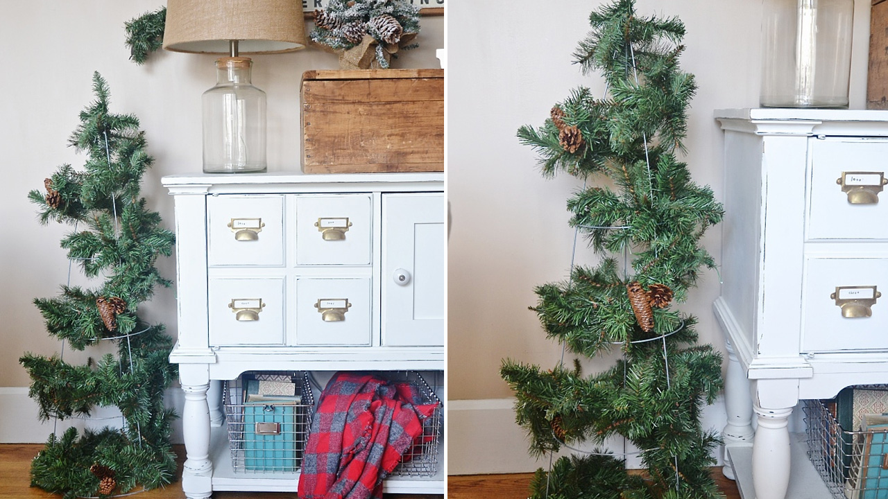 DIY Rustic Tomato Cage Christmas Trees