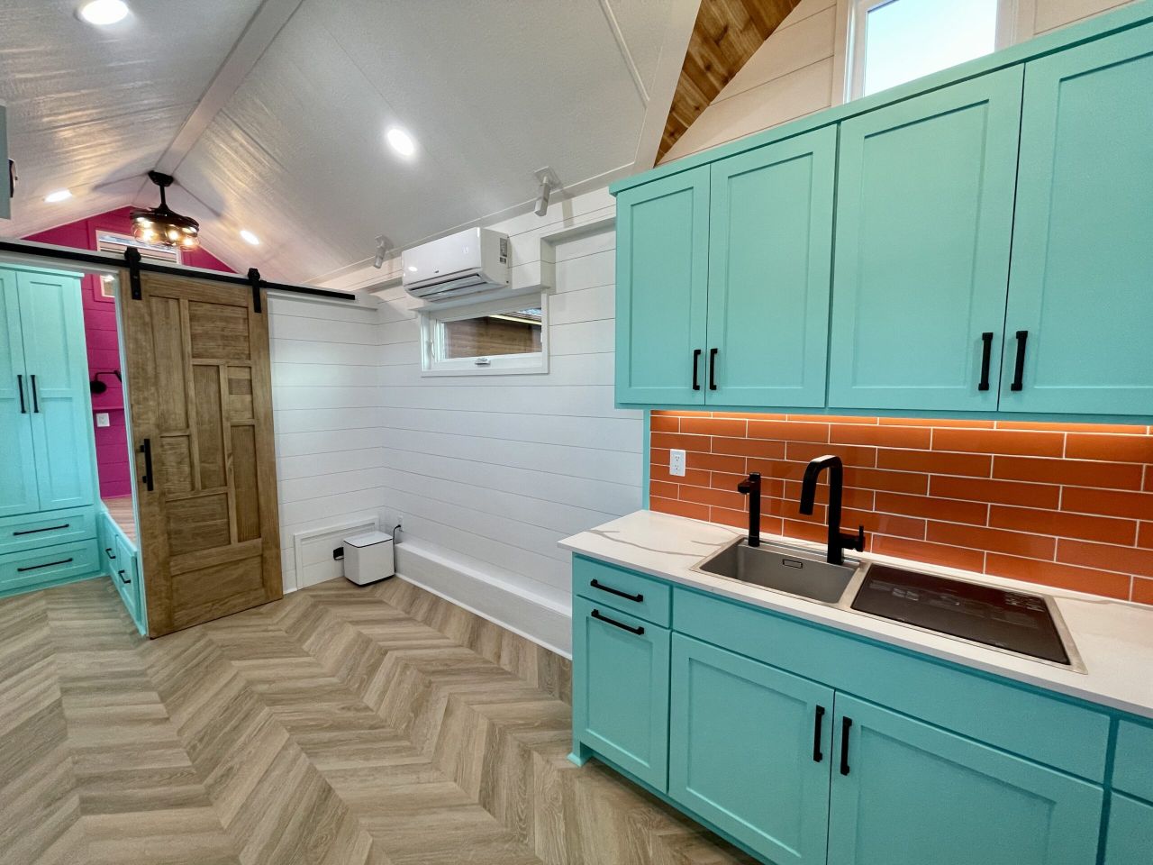 Eleanor tiny house on Decathlon Tiny Homes