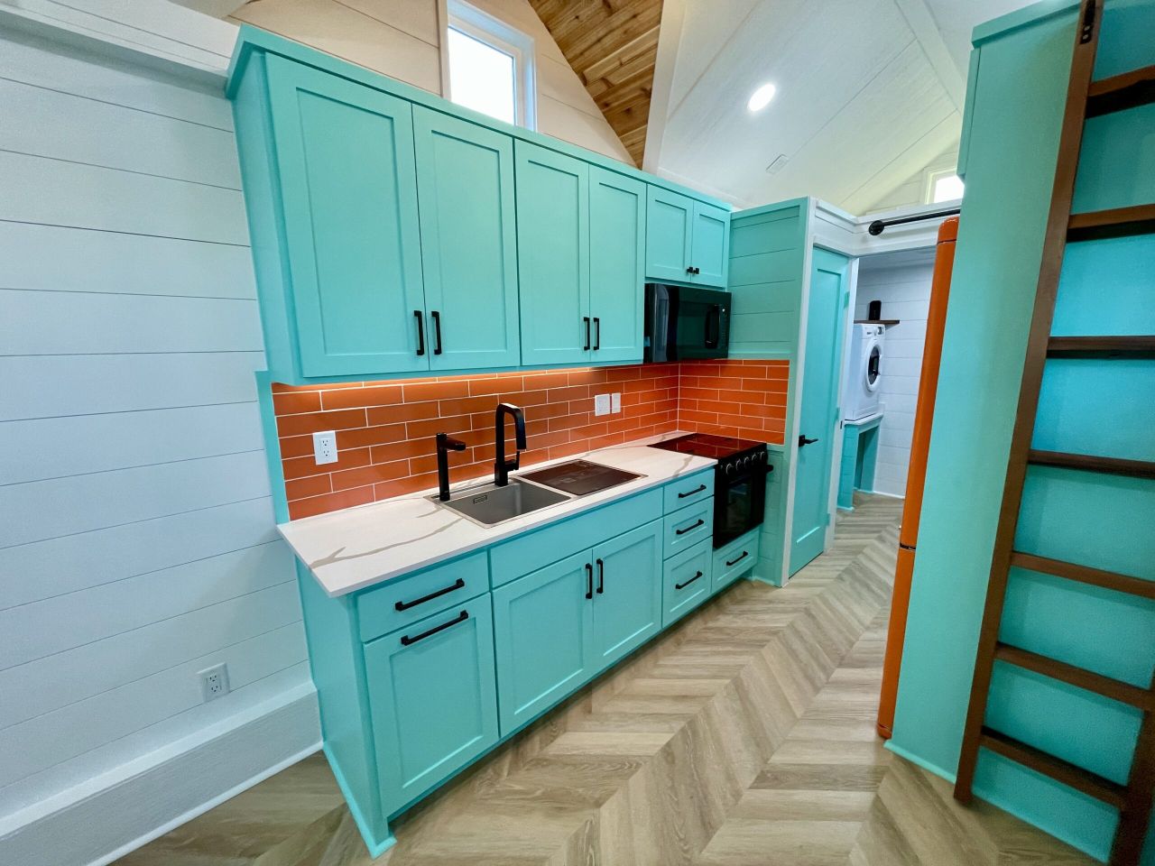 Eleanor tiny house on Decathlon Tiny Homes