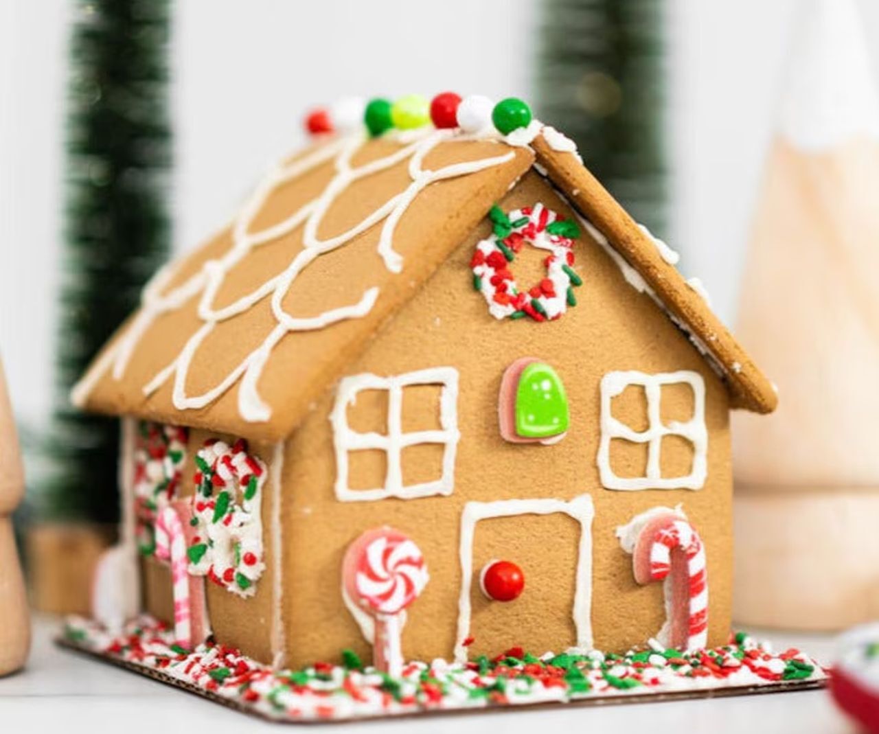 Gingerbread house kit that is completely edible