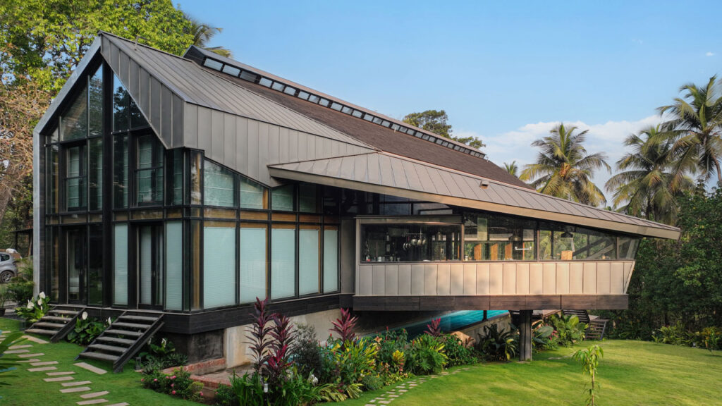 Mass-Timber Home in Goa