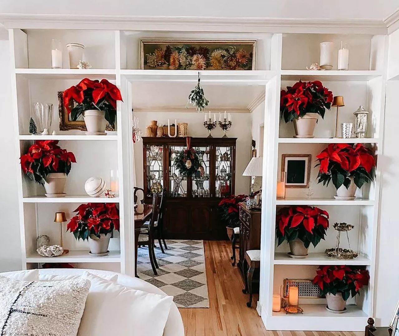 Potted Poinsettia Shelf Décor