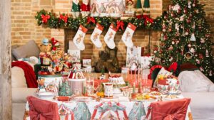 Retro Christmas Décor to Deck Your Homes With