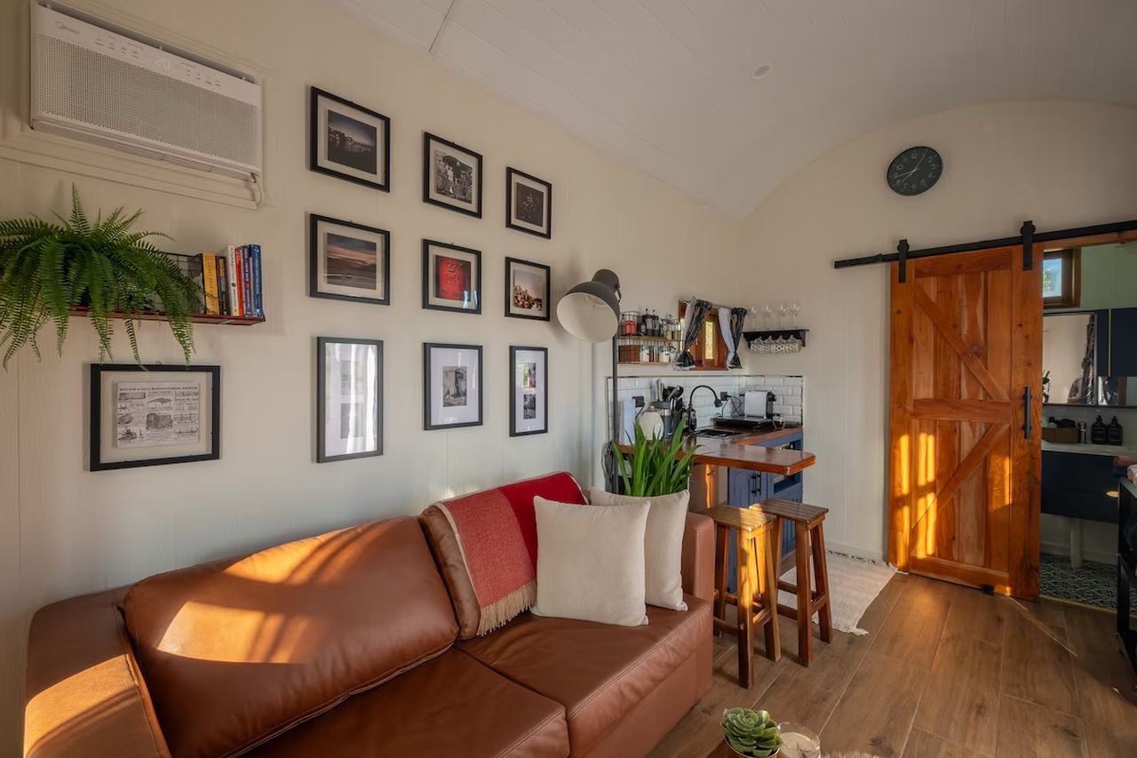 Sleepy Shepherd's Hut-in by Filipino couple-living room-2