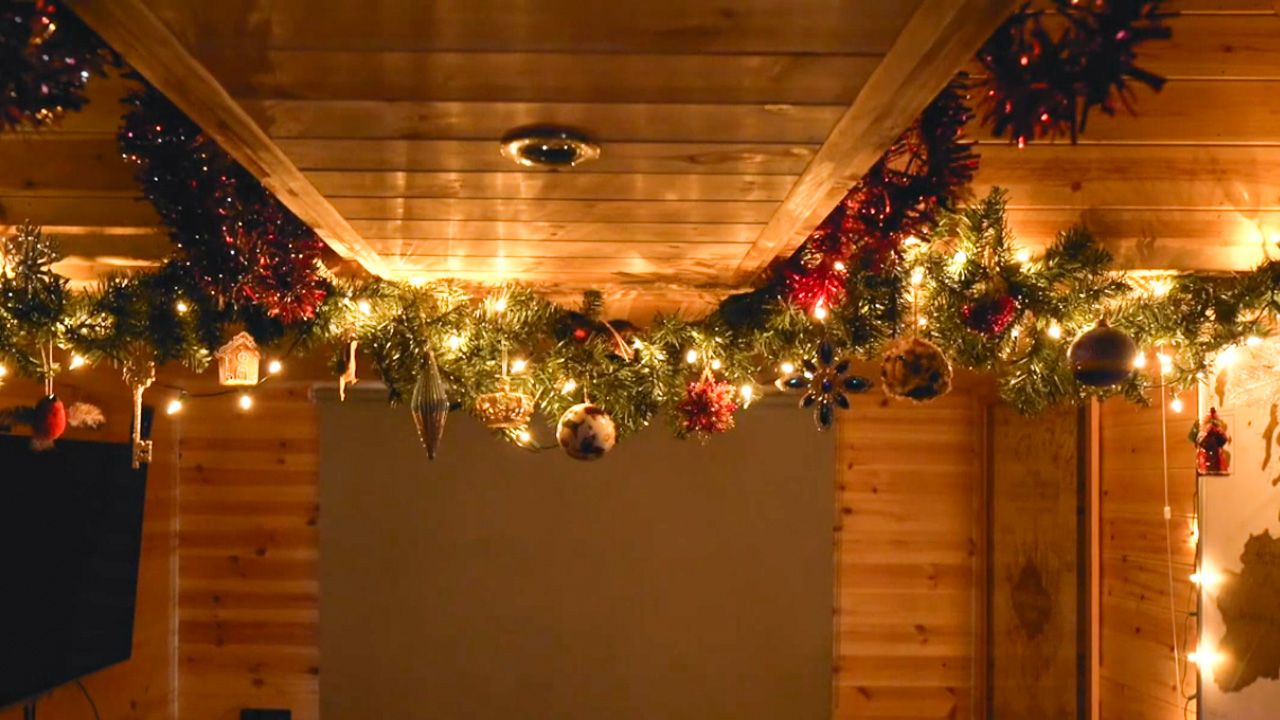 Tiny House Christmas Decoration Ideas - ceiling