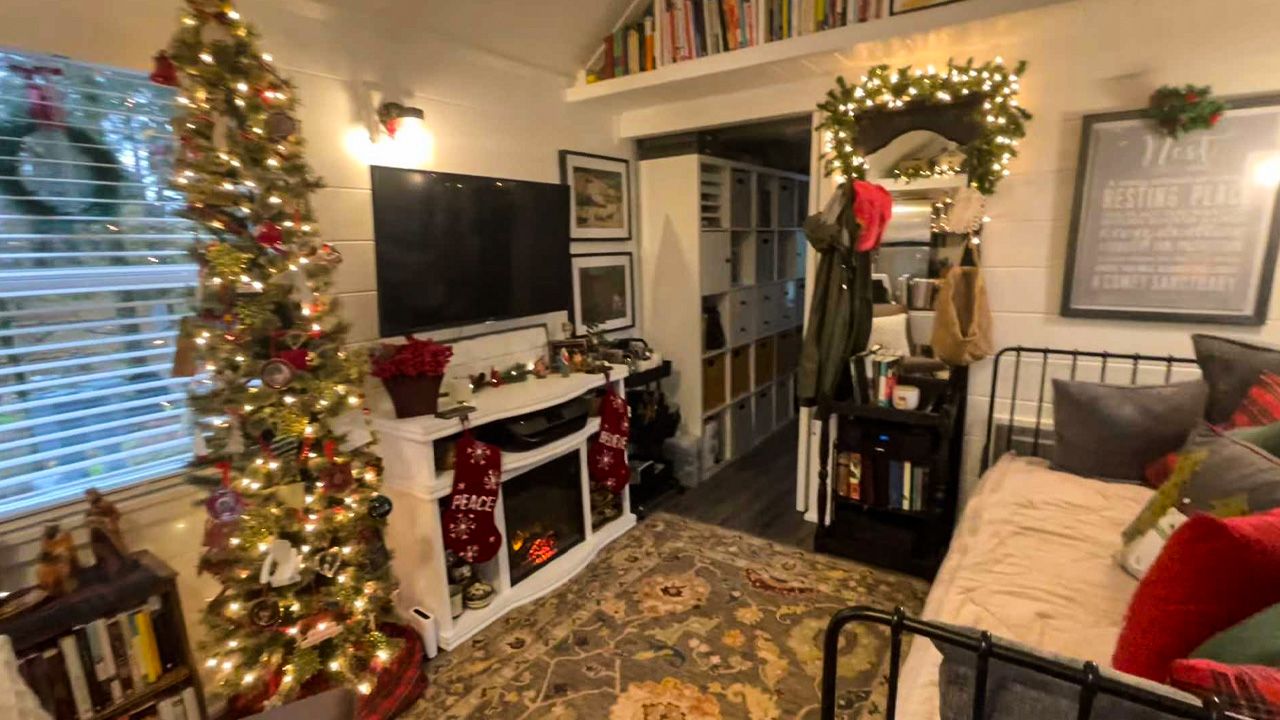 Tiny House Christmas Decoration Ideas - living area