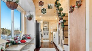 Tiny House Christmas Decoration Ideas to try