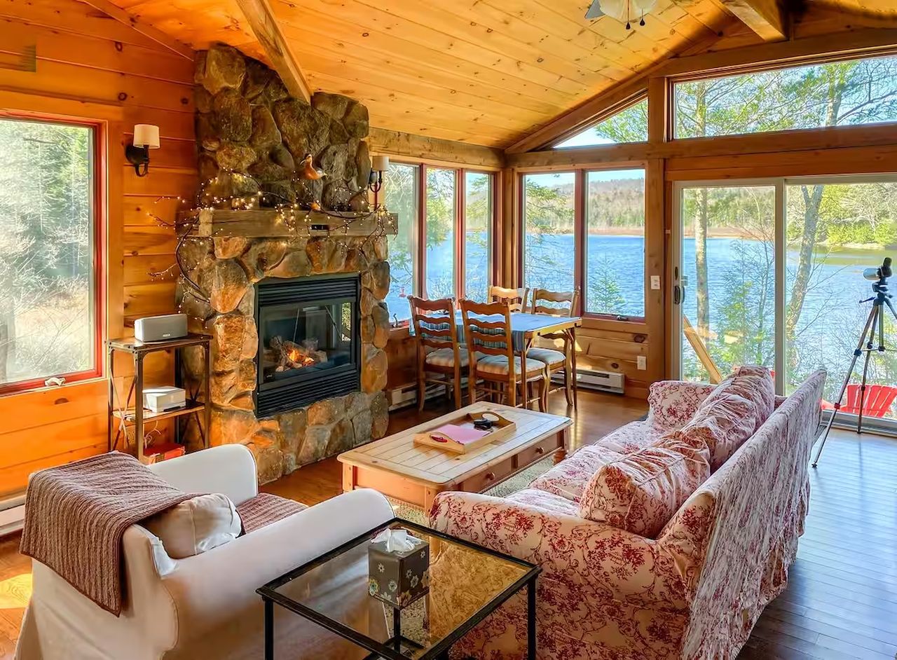 best christmas airbnbs in US - Camp Stardust Lakefront Cabin in Piseco