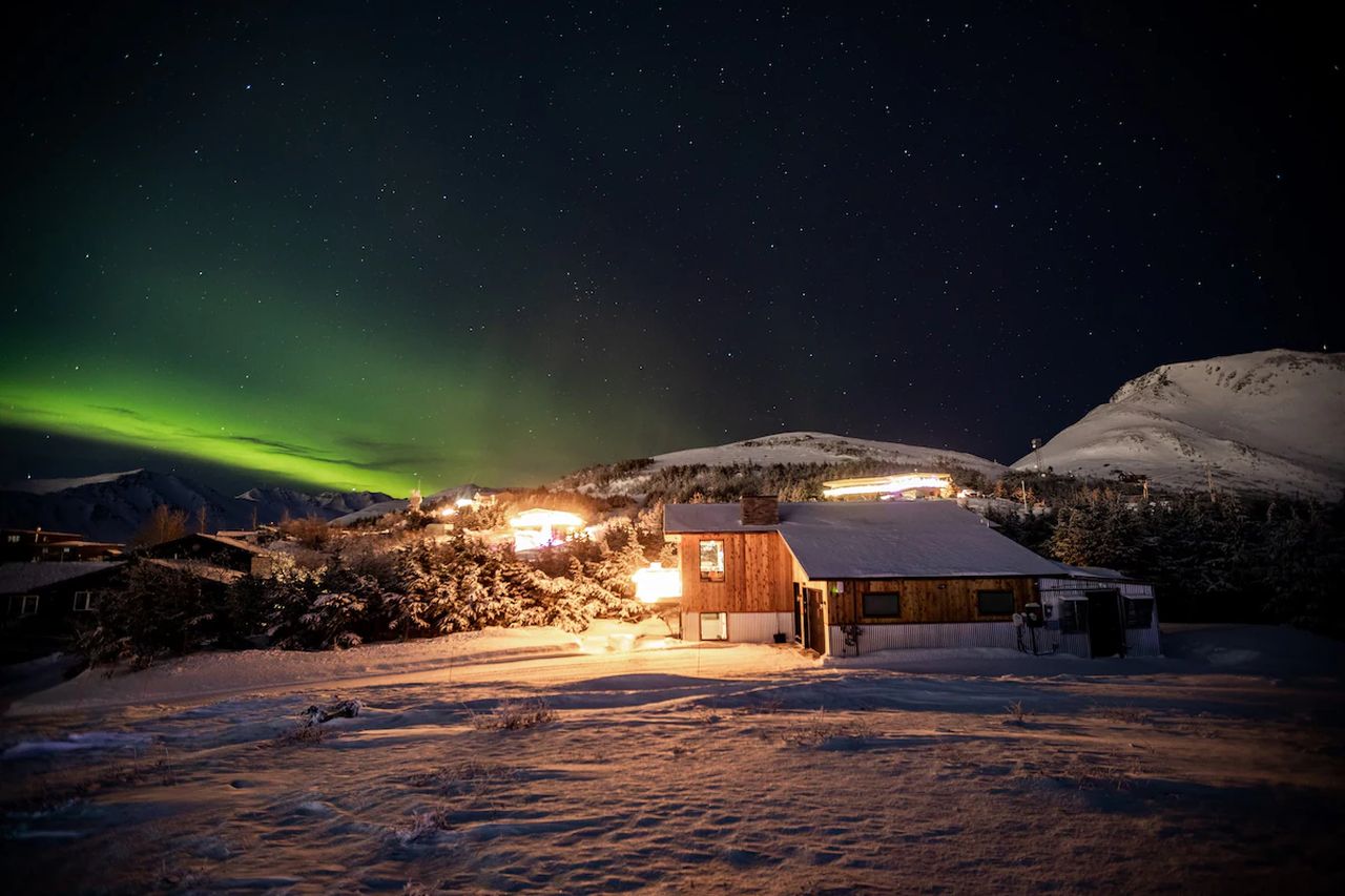 best christmas airbnbs in US - Hemlock Mountain House in Anchorage, Alaska