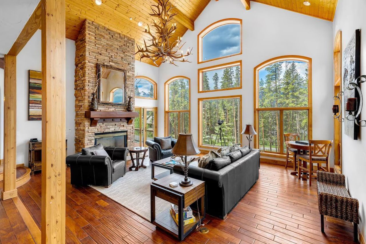 best christmas airbnbs in US - Majestic Lodge Breckenridge, Colorado 1