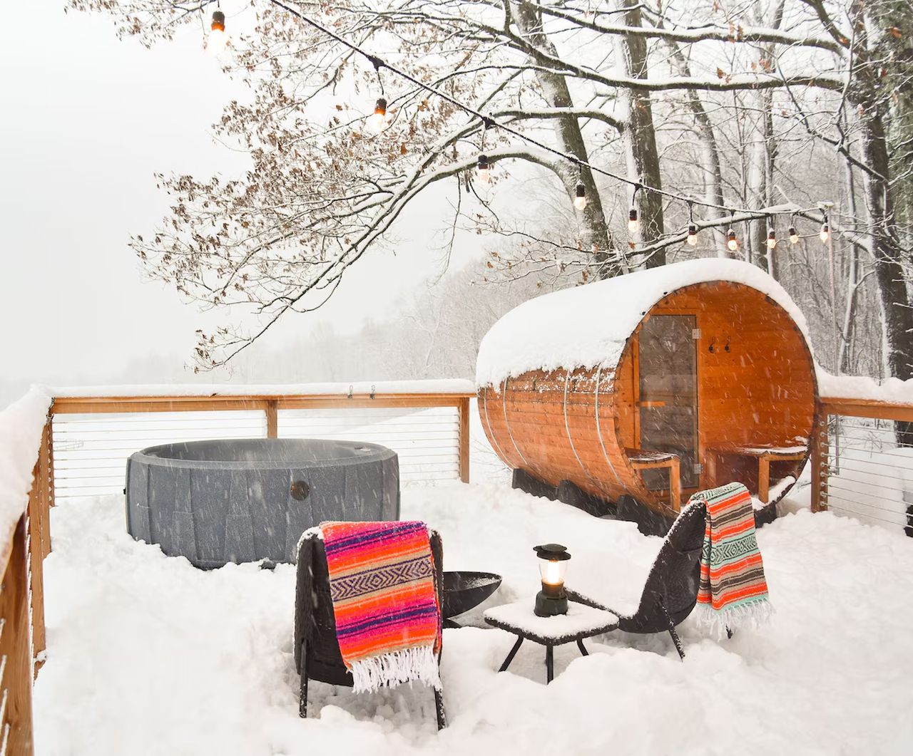 best christmas airbnbs in US - Vermont Schoolhouse Farm Cottage in Shaftsbury 1