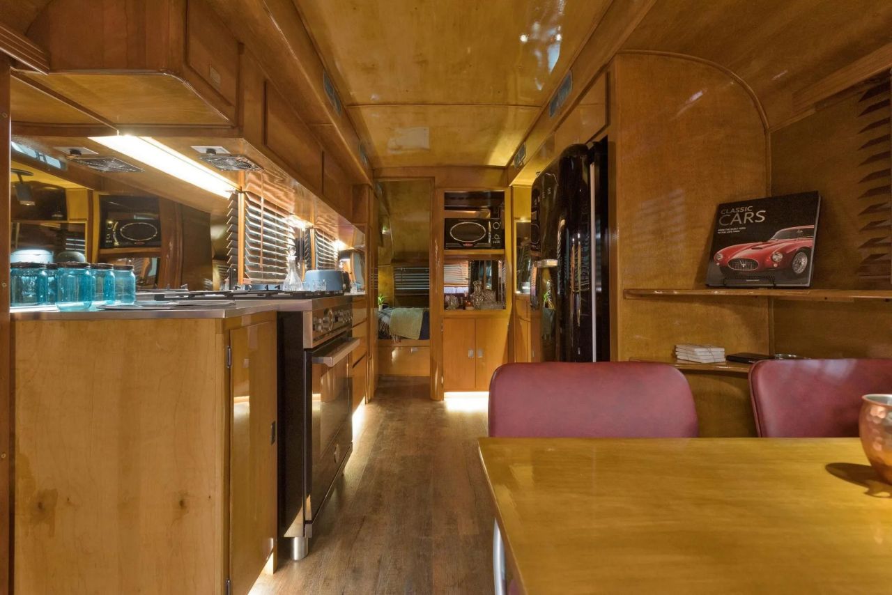 1947 Westcraft Sequoia 28′ Travel Trailer for Sale at $70K