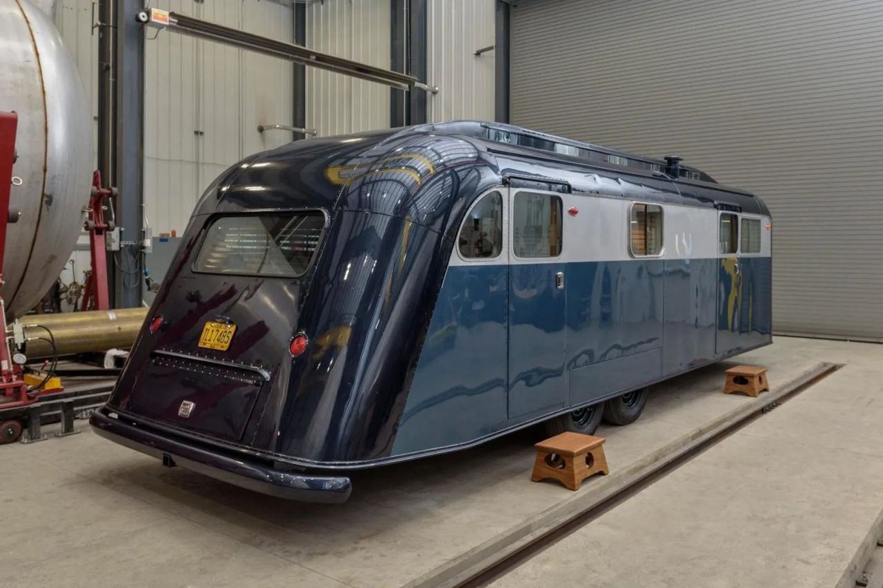 1947 Westcraft Sequoia 28′ Travel Trailer for Sale at $70K