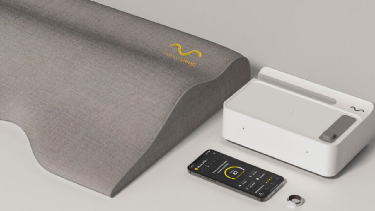 AI Motion Pillow by 10 Minds prevents snoring and takes care of sleep health