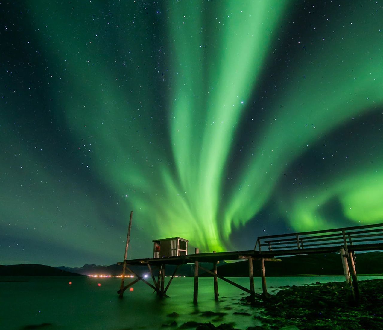 Best Airbnbs to Spot Northern Lights - Beach House in Brensholmen, Norway 1