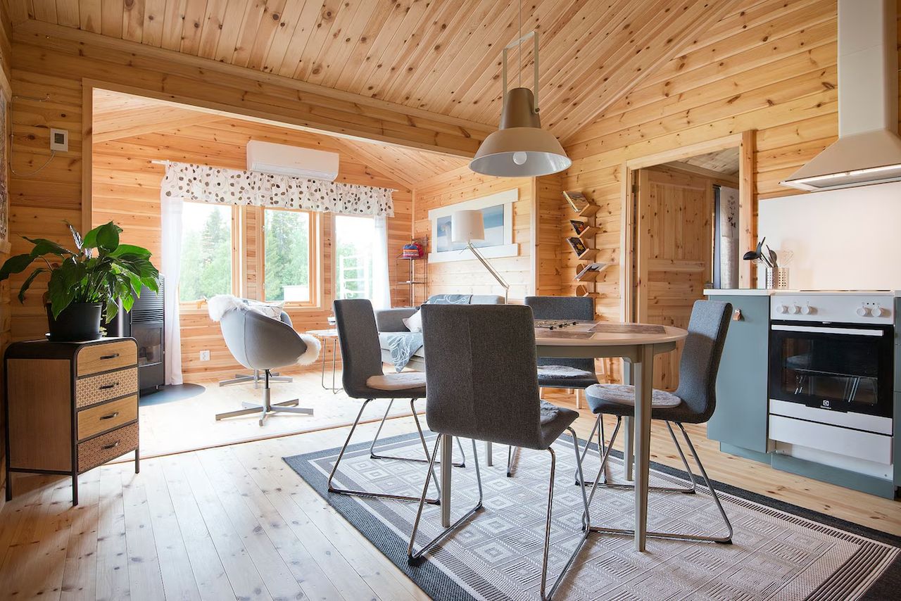 Best Airbnbs to Spot Northern Lights - Fjälluggla Cottage in Blattniksele, Sweden