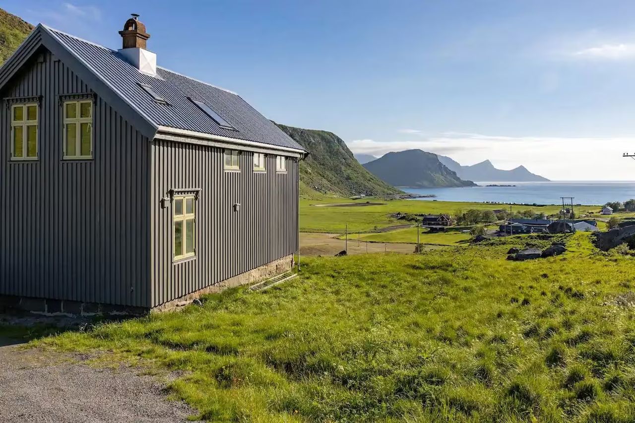 Best Airbnbs to Spot Northern Lights - Holiday Home in Vestvågøy, Norway 1