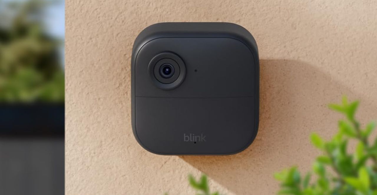 Blink Outdoor 4 (newest model), Wire-free smart security camera