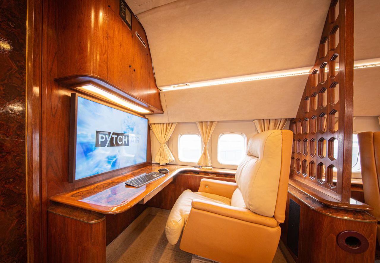 Boeing 727 Private Jet interior- 16