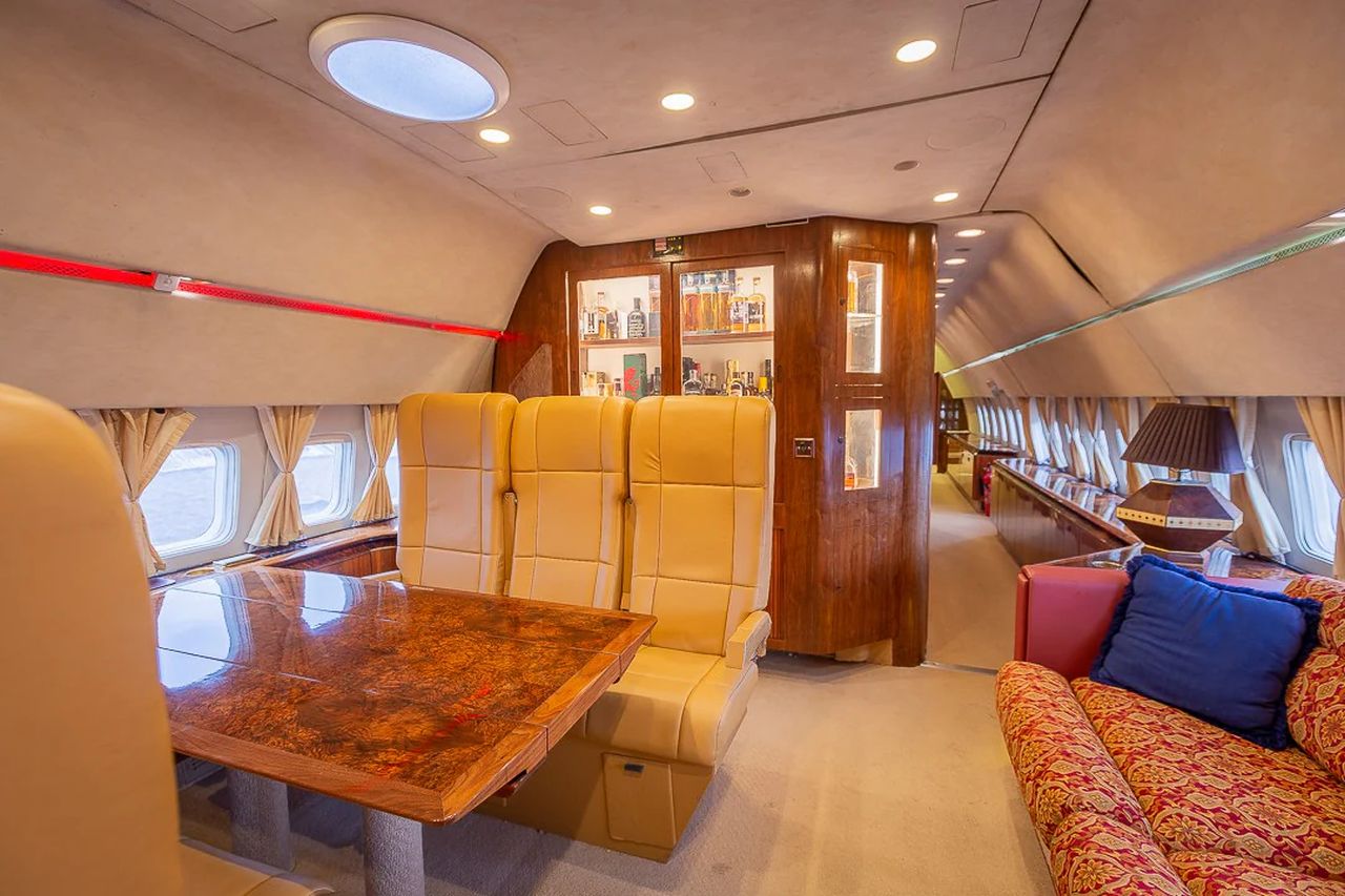 Boeing 727 Private Jet interior- 9