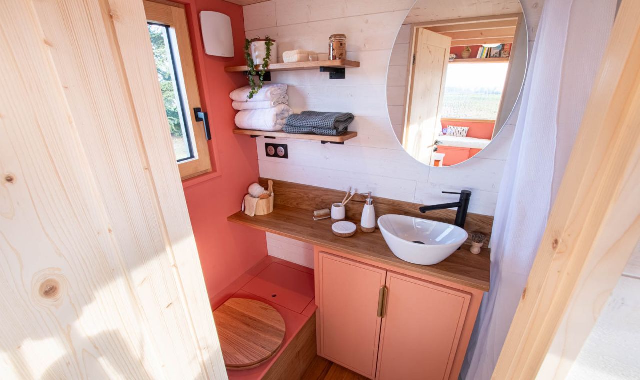 Cardabelle tiny house on wheels