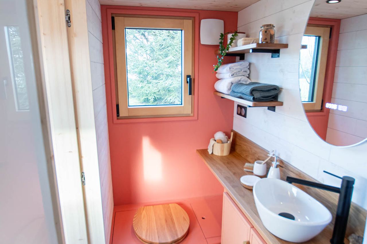 Cardabelle tiny house on wheels