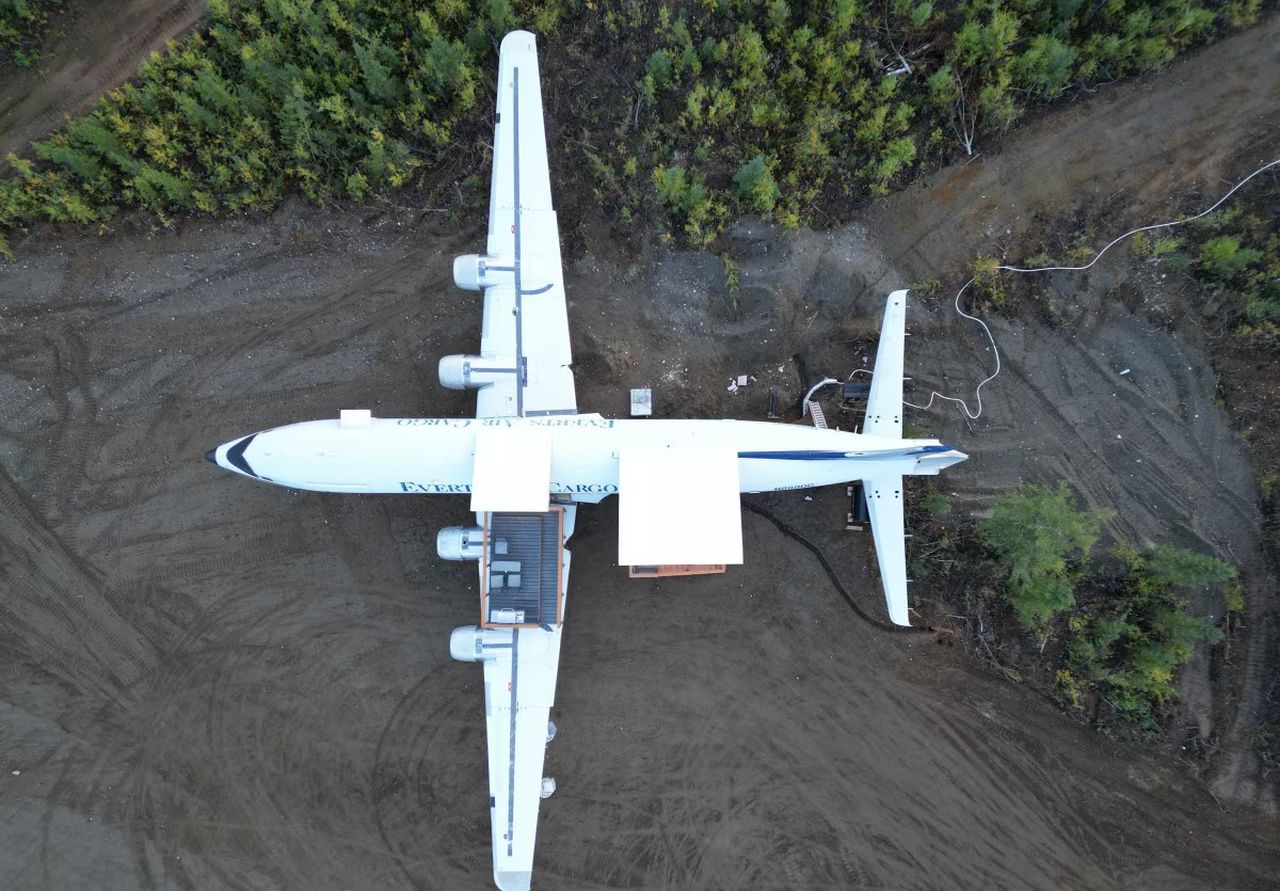 DC-6 Airplane House- Alaska