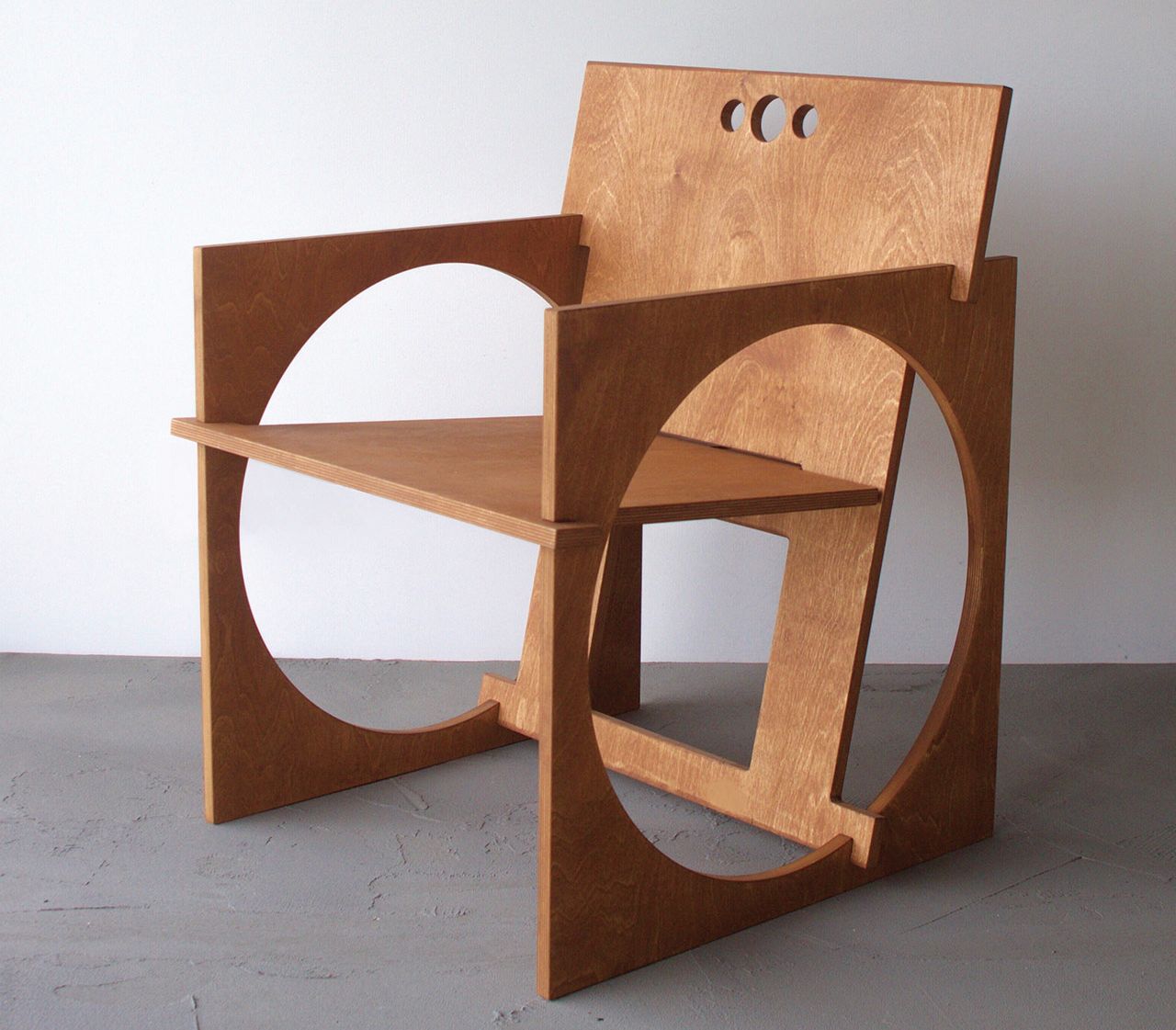 Edoardo Lietti Flat-Pack Chair Assembles Without any Tools 