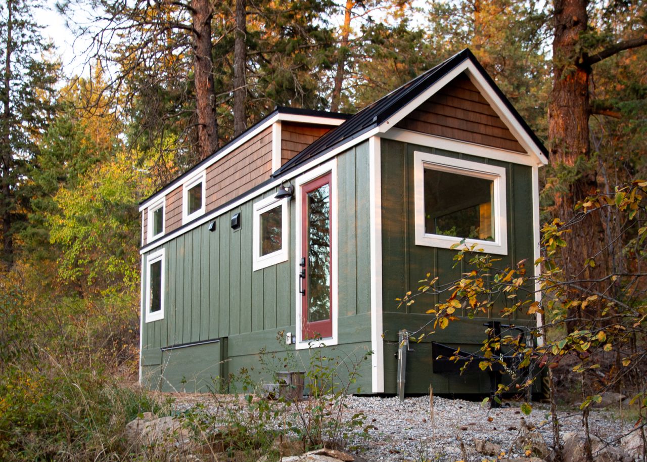 Modern Farmhouse Tiny House - exterior