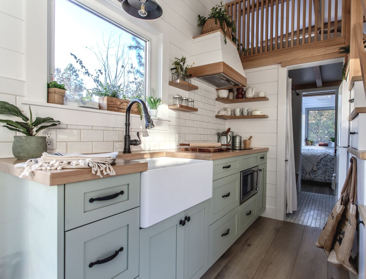 Modern Farmhouse Tiny House - kitchen