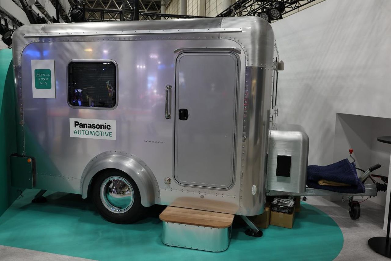 Panasonic Well Cabin Off-Mo is a Multi-Purpose Room on Wheels