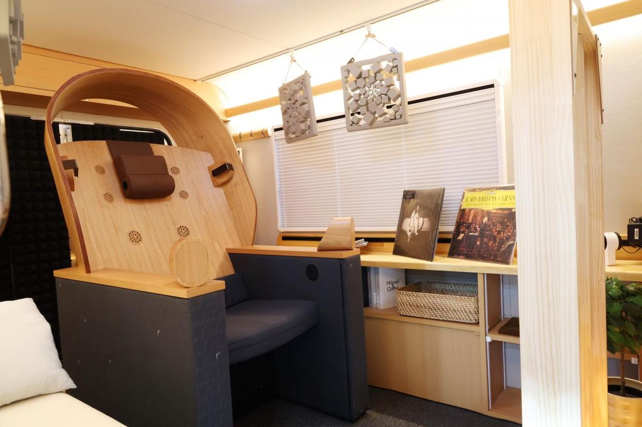 Panasonic Well Cabin Off-Mo is a Multi-Purpose Room on Wheels