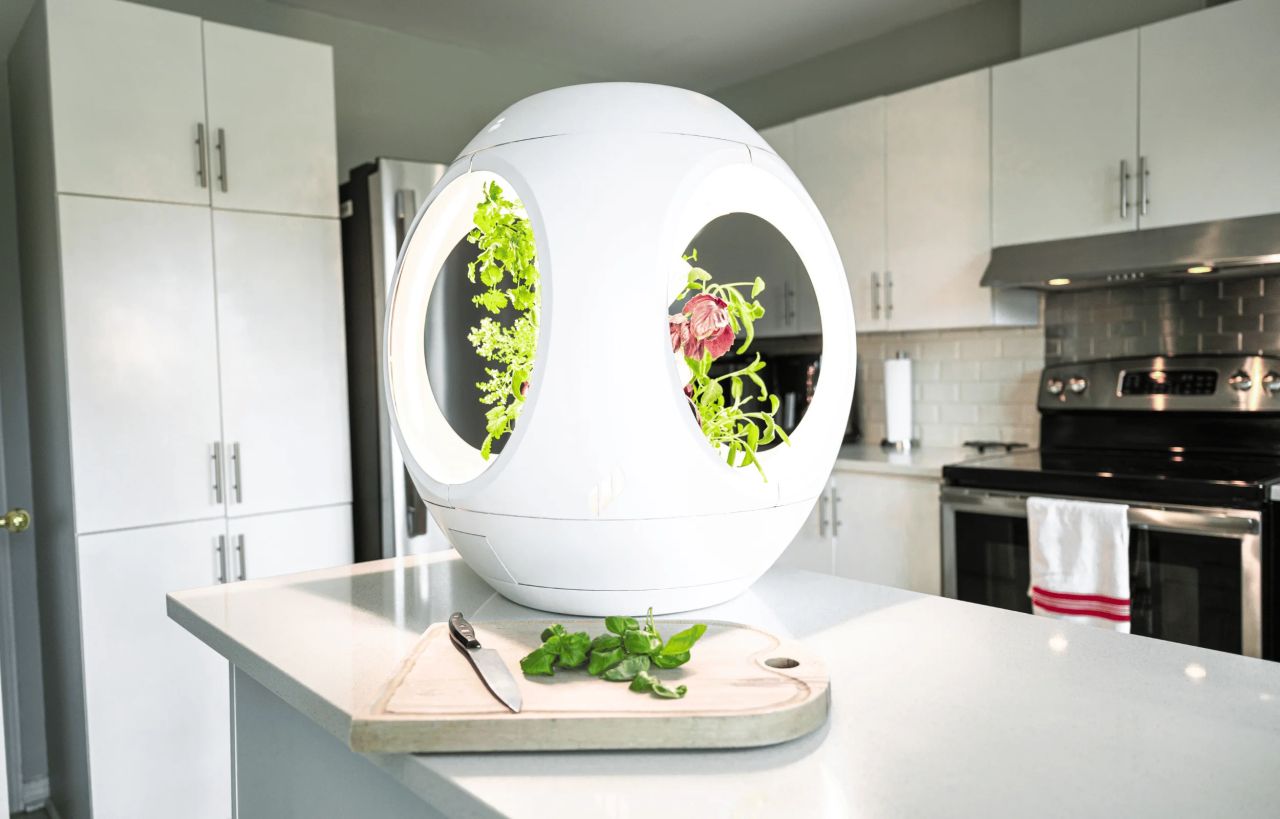 Plantaform Smart Indoor Garden (1)