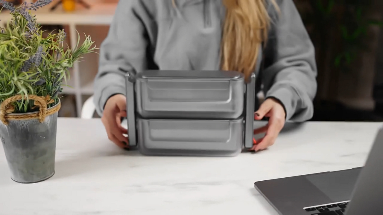 Vertical Lunchbox designed by Ebite Inc_4