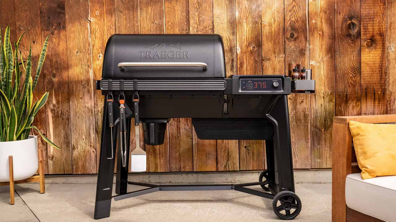 Woodridge Pellet Grill Series by Traeger