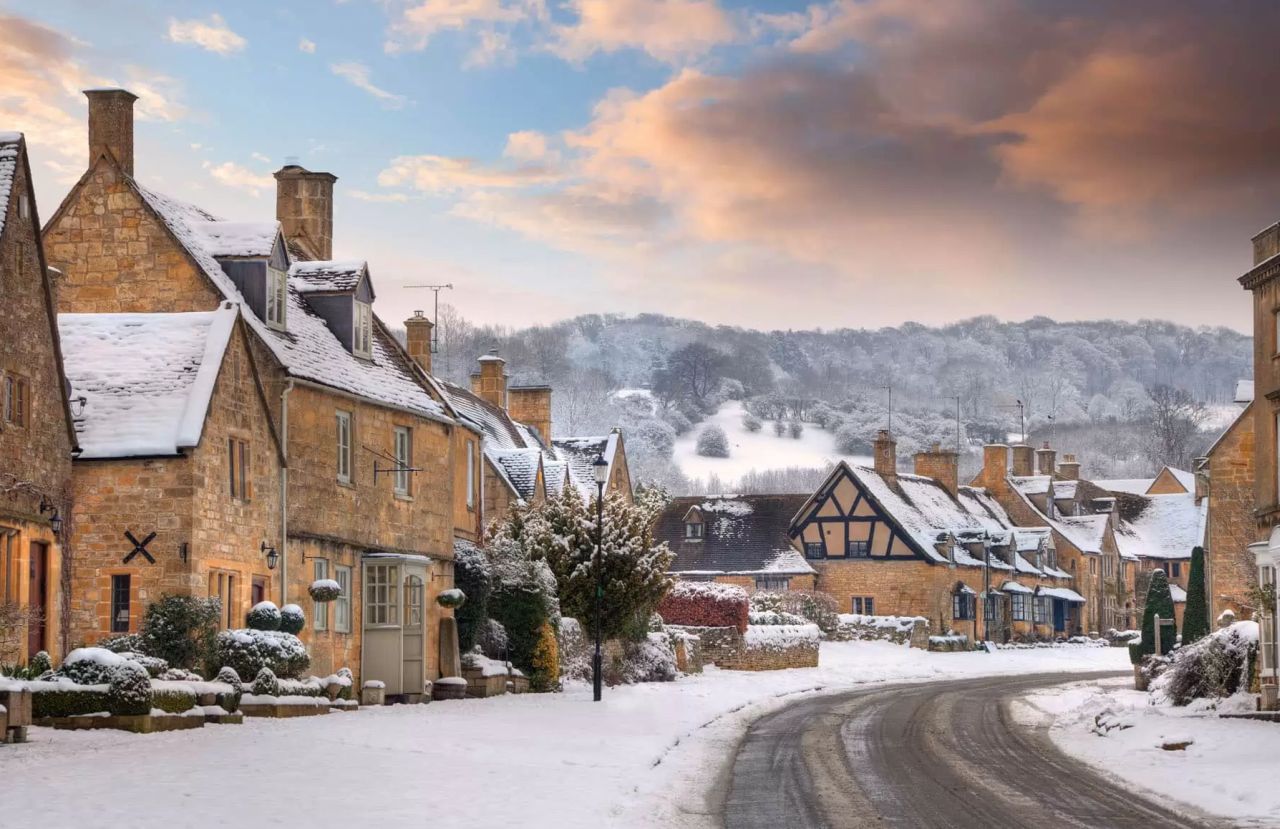 Winter Wonderlands in the World – Places to Visit in Winter - cotswolds, england