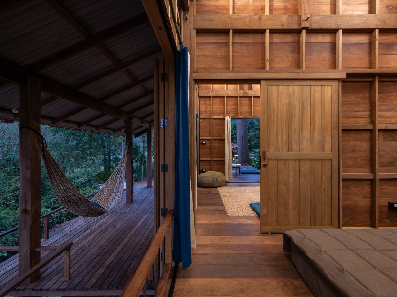 Yangnar Studio Builds Vacation Rental in Thailand, Featuring Roof Made of Gurjan Leaves