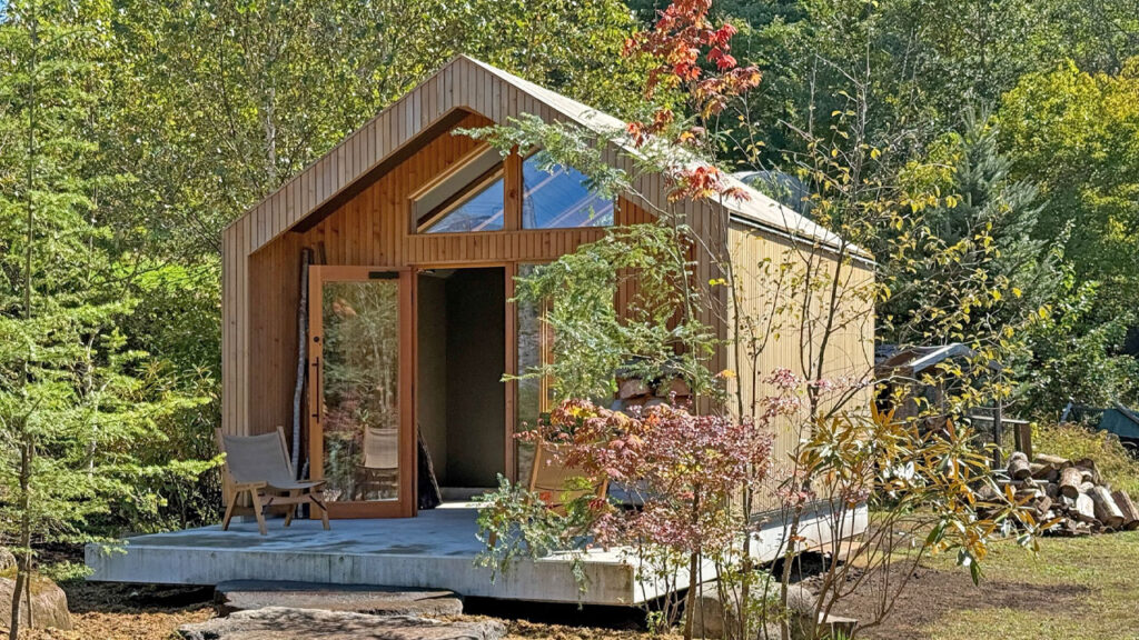 Yuji Tanabe Architects -Hovering Cabin