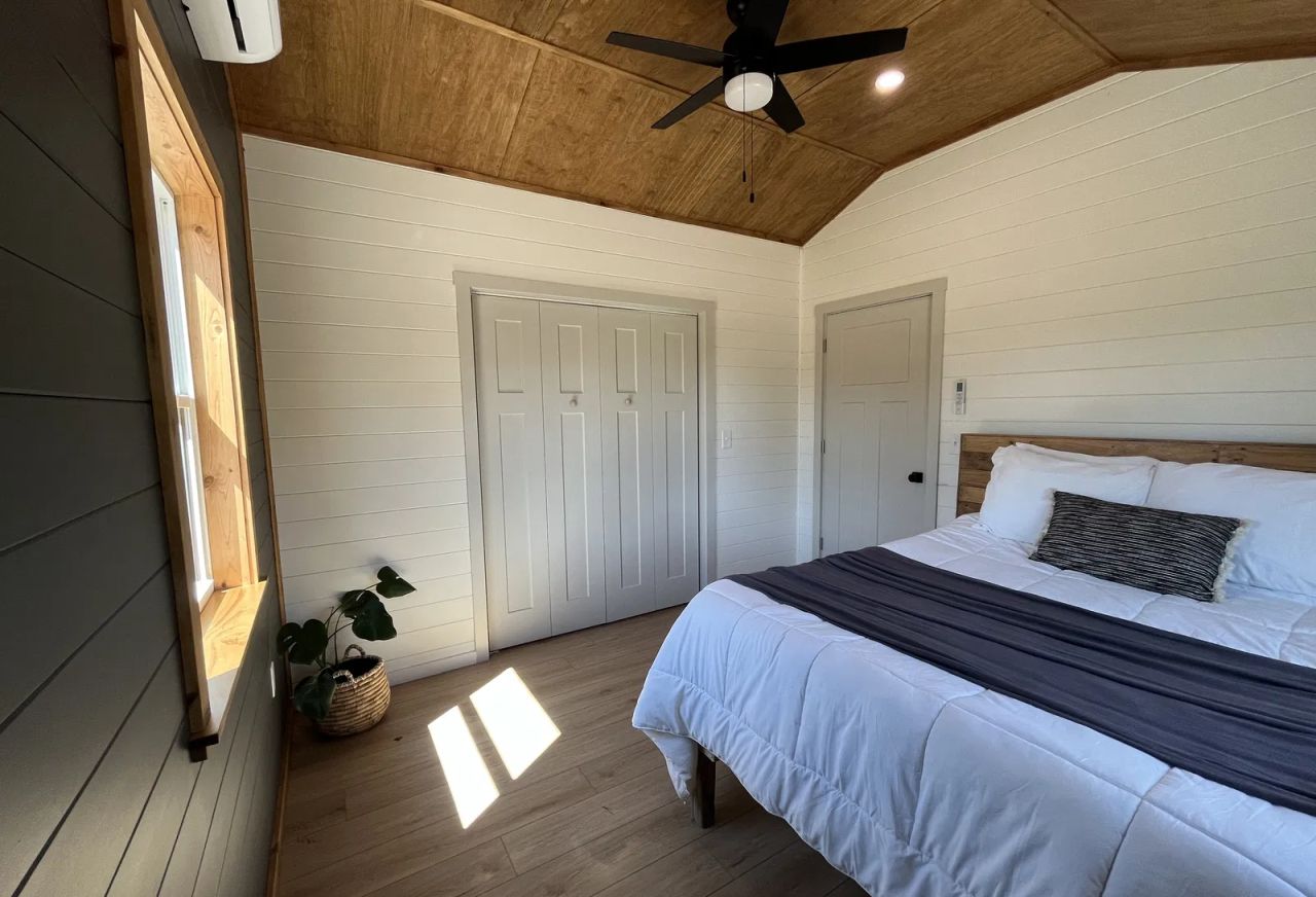 $60K Legacy Tiny House_Bedroom