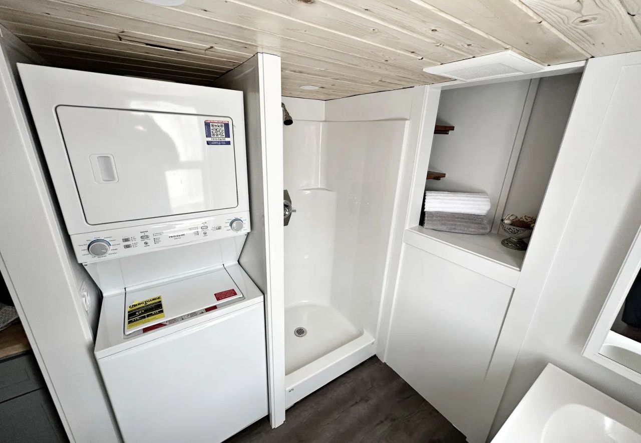 Atlas Tiny House_Bathroom_1