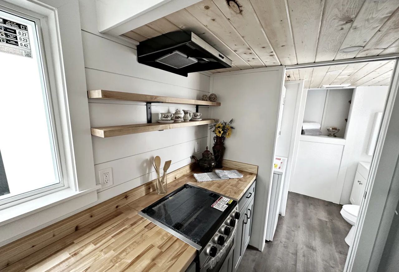 Atlas Tiny House_Kitchen_1