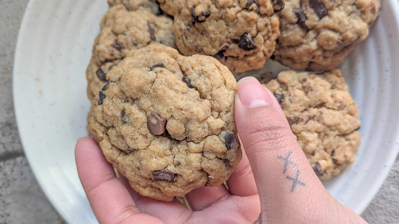 Eggless Chocolate Chip Cookies Recipe (7)