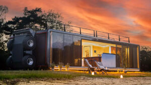 Expandable Mansion trailer home