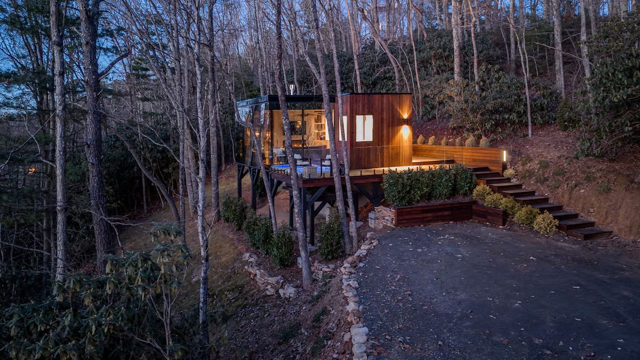 Fitz Mirror Tiny House on Airbnb - exterior 1