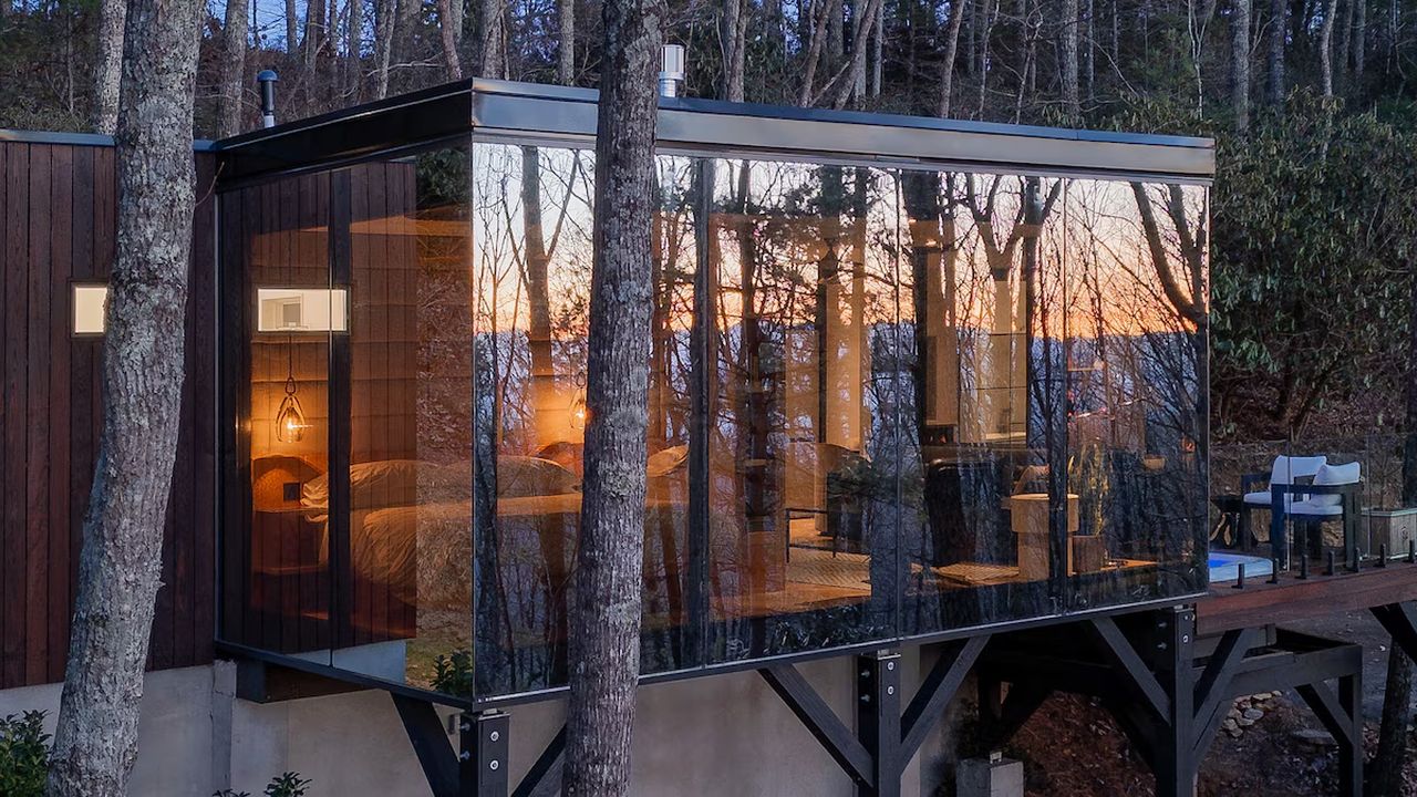 Fitz Mirror Tiny House on Airbnb - exterior 4