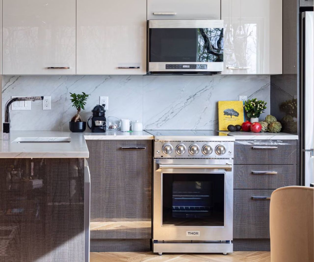 Fitz Mirror Tiny House on Airbnb - kitchen