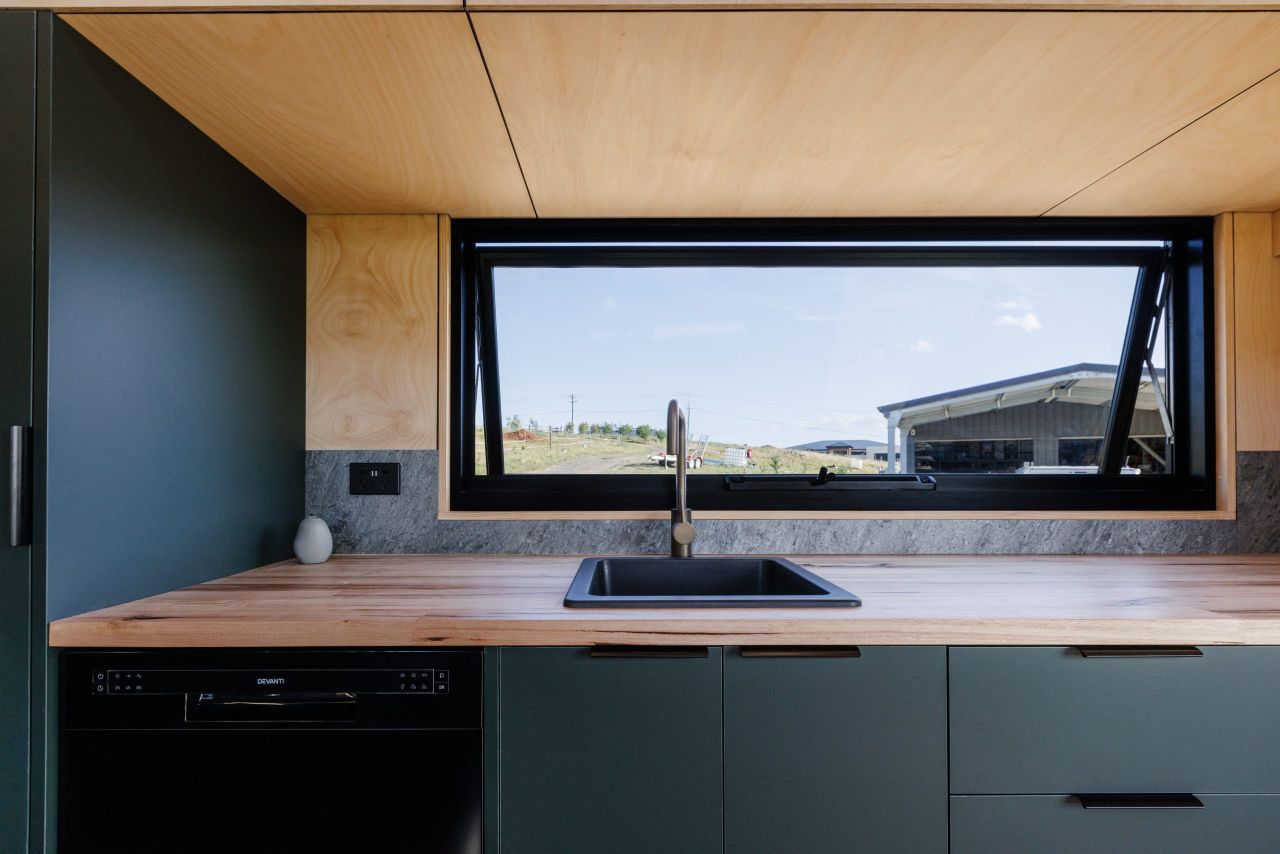 Marrangaroo tiny house - kitchen 2