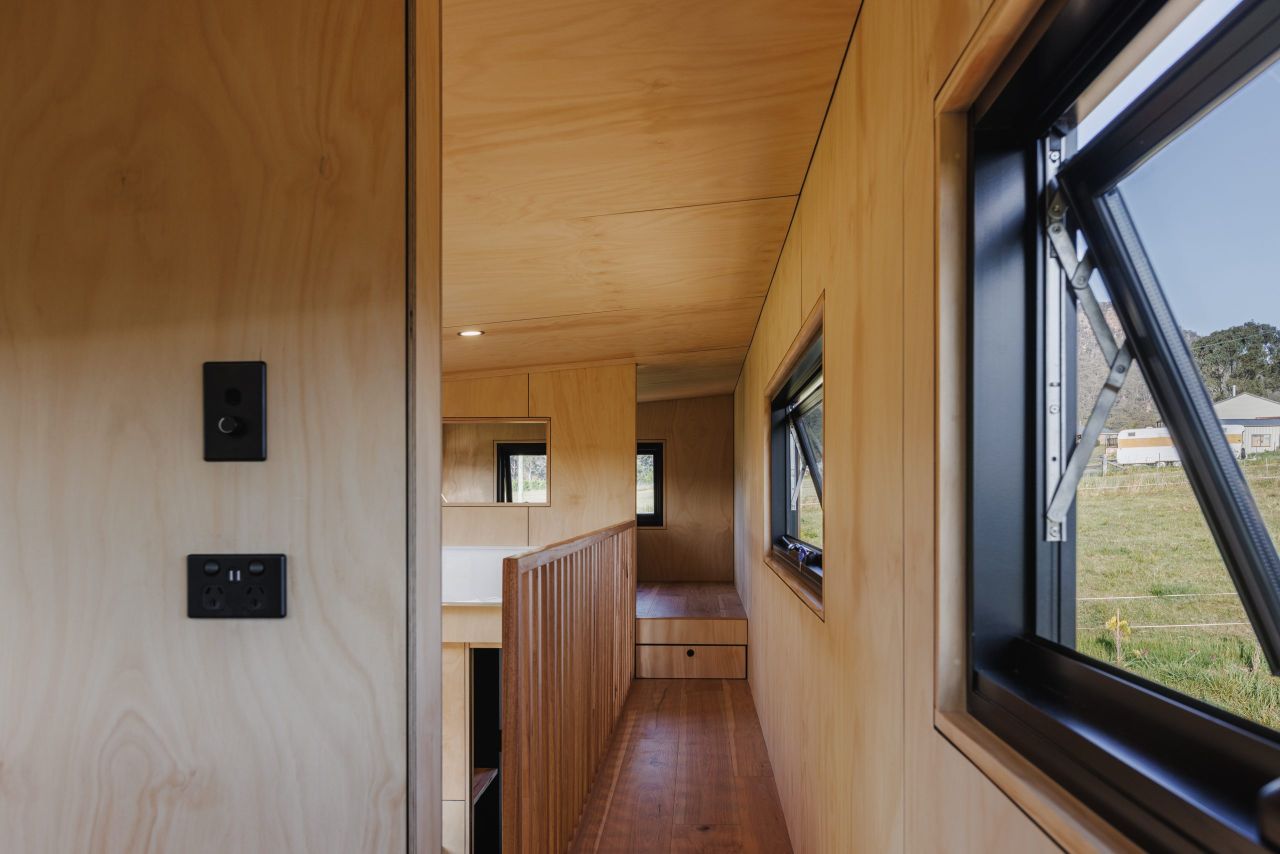 Marrangaroo tiny house - walkway