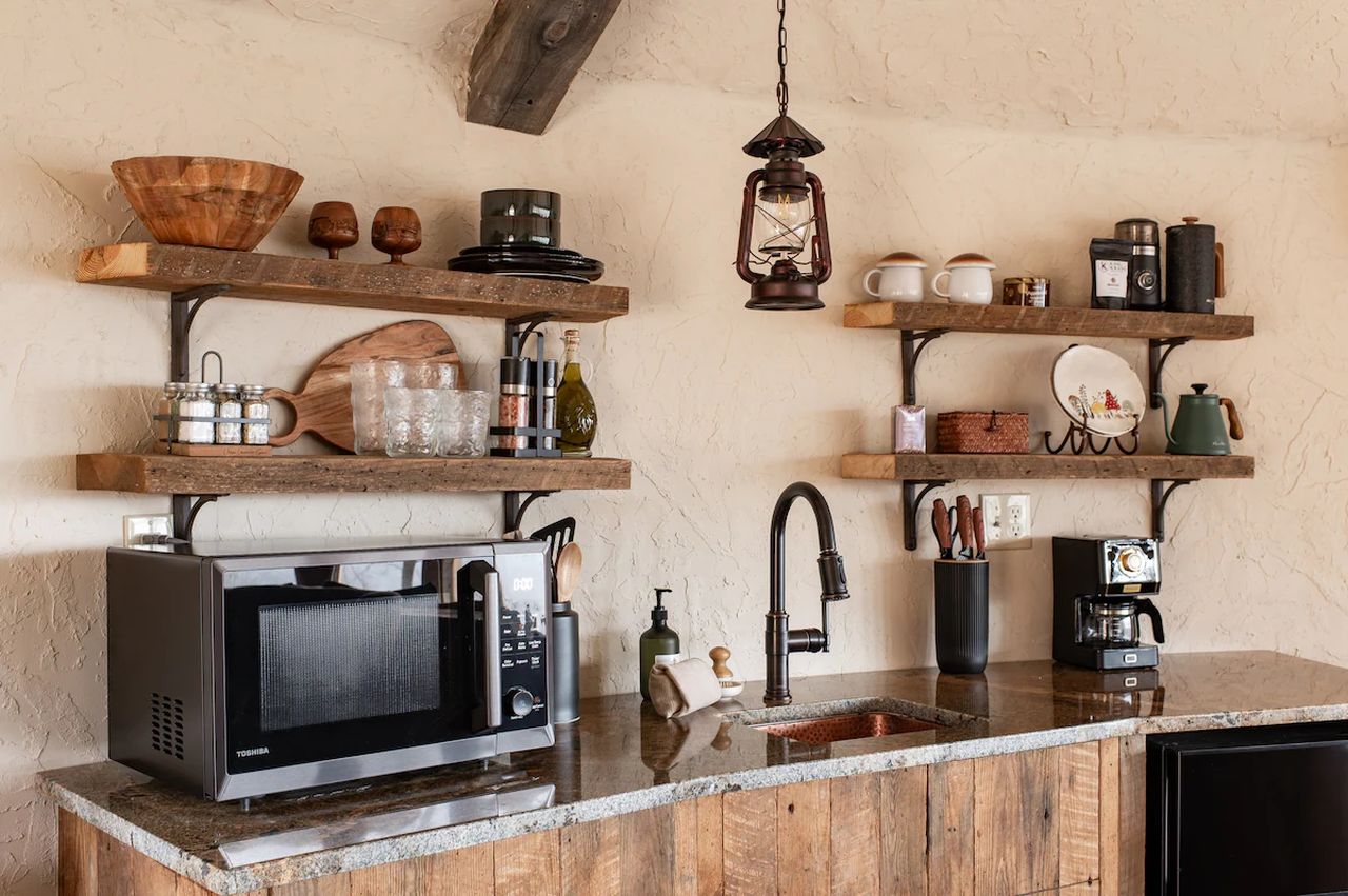 Merry Mushroom Hobbit House in Georgia - kitchen