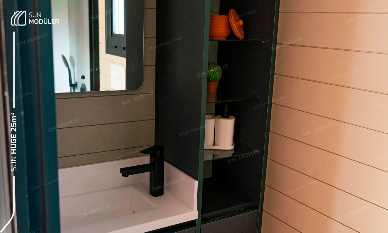 Sun Huge Tiny House- bathroom